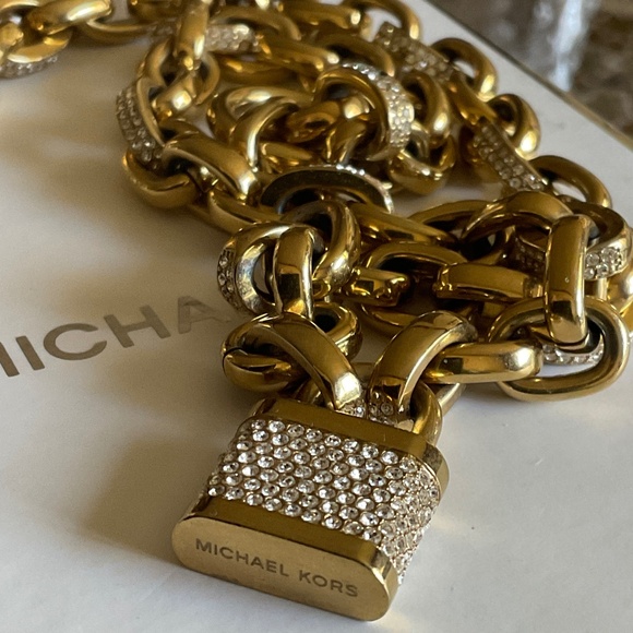 Michael Kors gold lock necklace - Picture 4 of 11